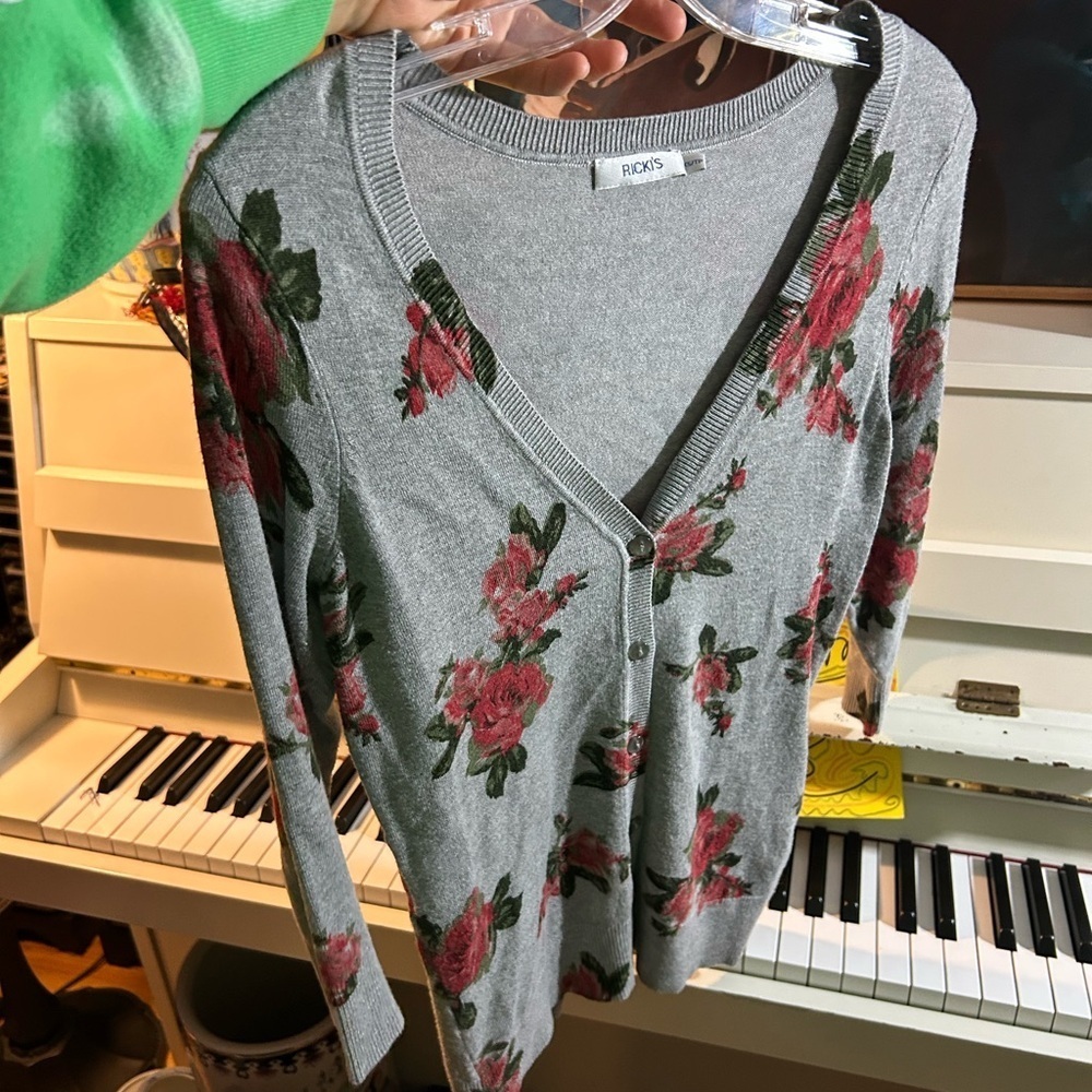 Ricki’s Gray Floral Cardigan Women’s XS Button Front Fairy Goth Preppy Sweater - Picture 11 of 12
